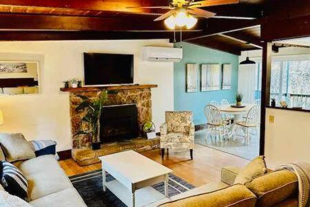 Blue Door Cottage 12 Miles To Yosemite Bbq Oakhurst Εξωτερικό φωτογραφία
