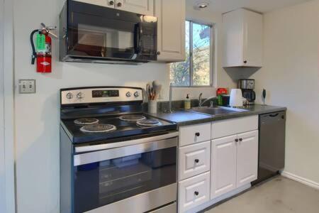 Blue Door Cottage 12 Miles To Yosemite Bbq Oakhurst Εξωτερικό φωτογραφία